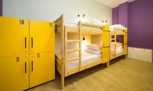Bee Station - Hostel - 61