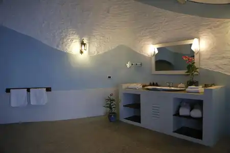 Nika Island Resort & Spa - 10