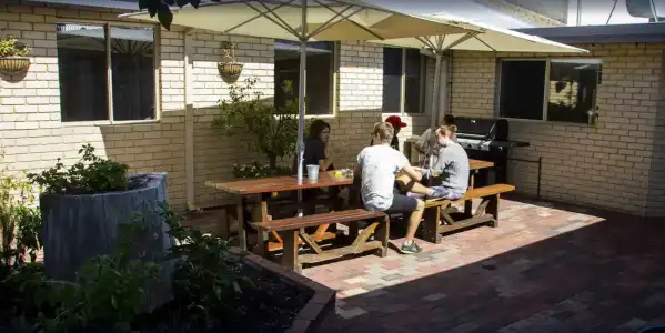 The Shiralee - Hostel - 9