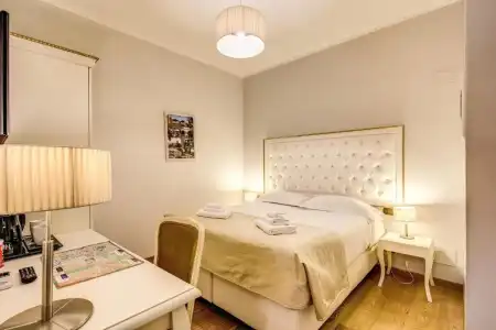 Gravina Suite Frattina - 90