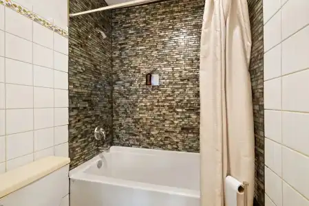 Qupqugiaq Inn - 47