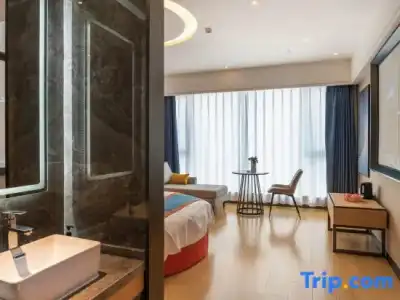 Rolling Surf Resort - 348