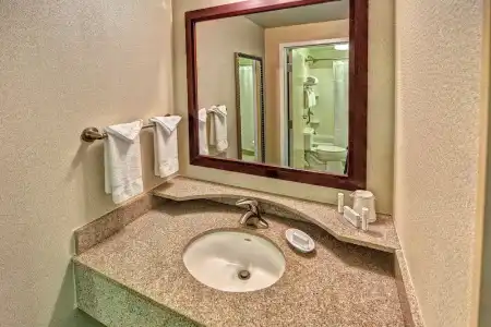 SpringHill Suites Marriott Norfolk Old Dominion University - 34