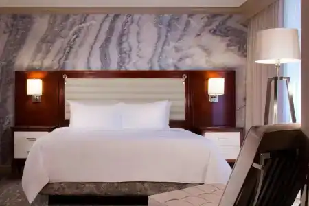 Marriott Denver Airport at Gateway Park - 3