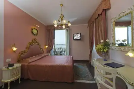 Viktoria Palace - 74