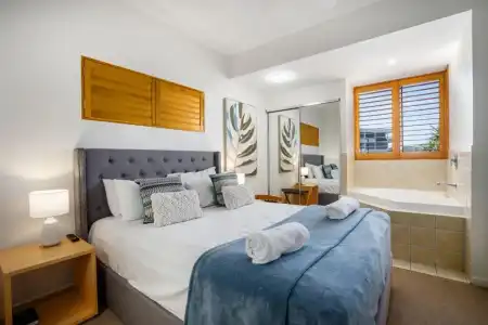 Rolling Surf Resort - 285