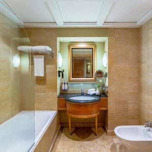 Mövenpick Doha - 44