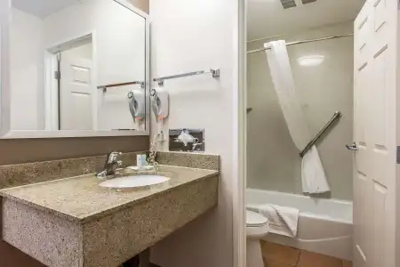 Comfort Inn Los Angeles near Hollywood - 25
