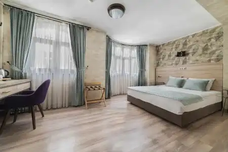 Castle Franco Suites - 4