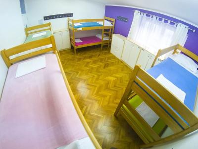 Whole Wide World Hostel & Bar - 27