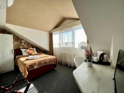 Grand Petit - 32