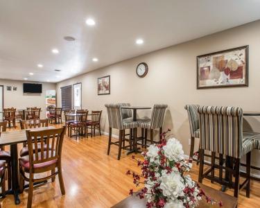 Quality Inn & Suites Silicon Valley - 13