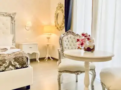 Palazzo Chiatamone - 2