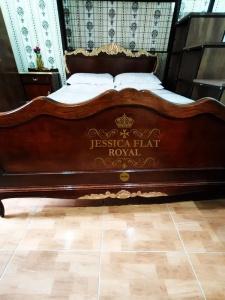 Jessica Flat - 85