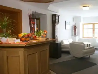 Stadthotel - 0