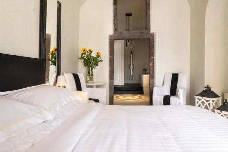 Mythical Blue Luxury Suites - 180