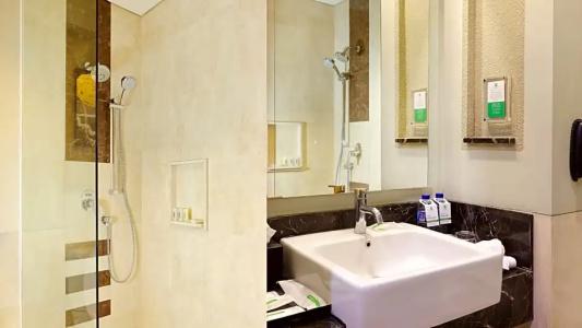 Holiday Inn Bandung Pasteur by IHG - 79