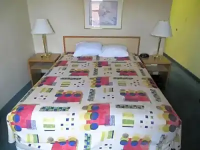 Homestyle Inn & Suites - 37