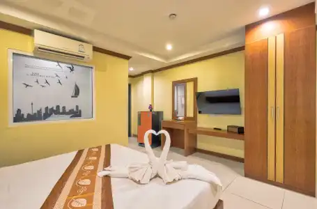 TJ Patong - 12
