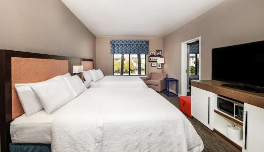 Hampton Inn Phoenix-Airport North - 49