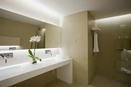 O&B Athens Boutique - 94