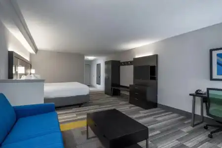 Holiday Inn Express & Suites Florence I-95 & I-20 Civic Ctr by IHG - 50