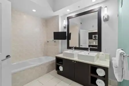 Provident Doral at the Blue Miami - 36