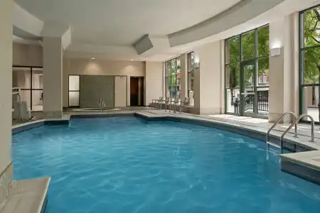 Embassy Suites Lincoln - 18