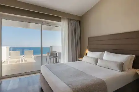 Alexandra Beach Resort & Spa - 88