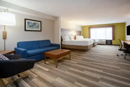 Holiday Inn Express & Suites Fort Wayne by IHG - 57