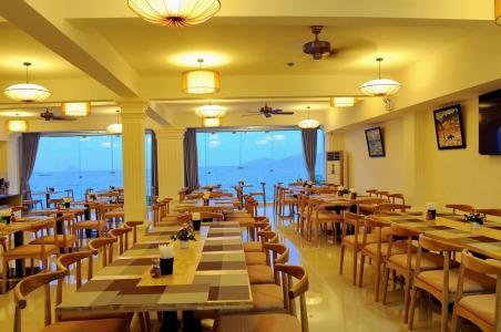 May Ngu Sac - Iridescent Clouds - 12