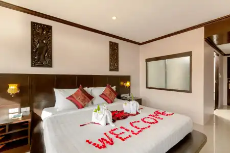 Club Bamboo Boutique Patong Beach Resort - 2