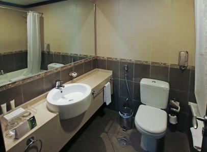 TIME Oak & Suites - 32
