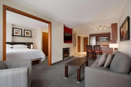 Embassy Suites Montréal by Hilton - 5