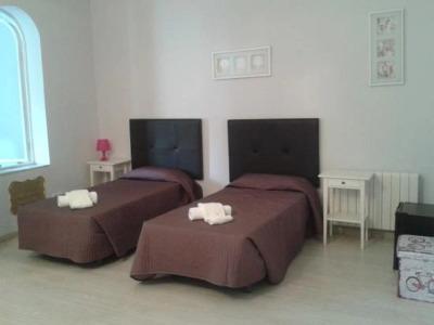 Hostal Balmes Centro - 57