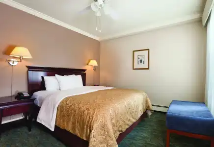 Inn At The Opera - 6