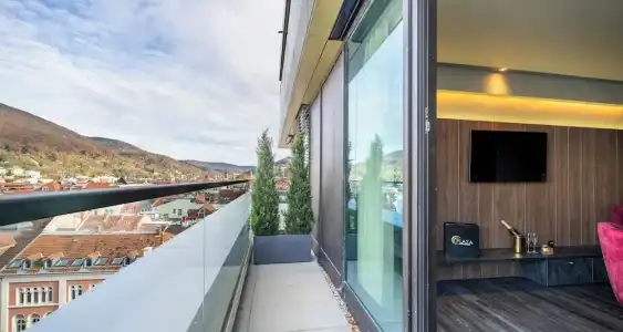 PLAZA Premium - 153