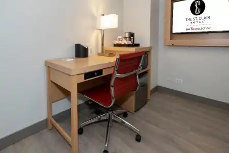 Saint Clair- Magnificent Mile - 16