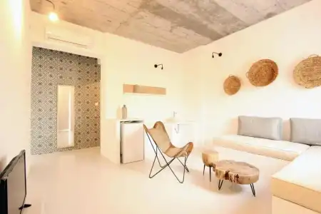 Mesanto Luxury Suites - 66