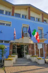 His Sirmione - Lakeview Pool - 39