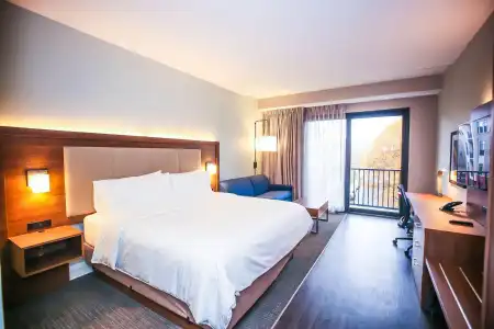Holiday Inn Express & Suites Charlotte - South End by IHG - 53