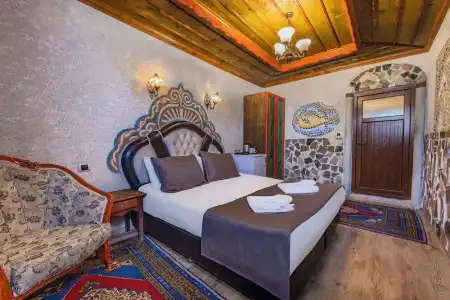 Kayatas Cave Suites - 99