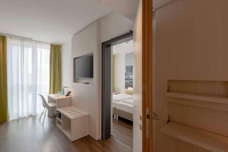 Super 8 by Wyndham Dresden - 2