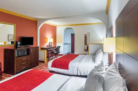 Quality Suites Lubbock Southwest - 4