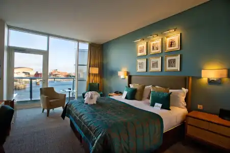 voco St David's Cardiff by IHG - 4