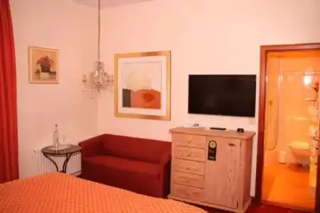 Romantik im Villa Rhl - 0