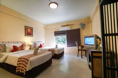 Kamala's Guesthouse - 5