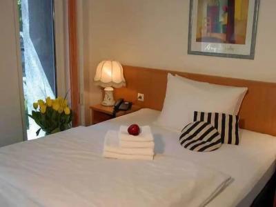 am Schlosspark , Wiesbaden - 2