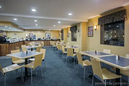 Quality Inn Branson - Hwy 76 Central - 18