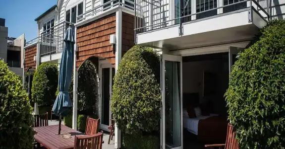The Grange Motel - 1